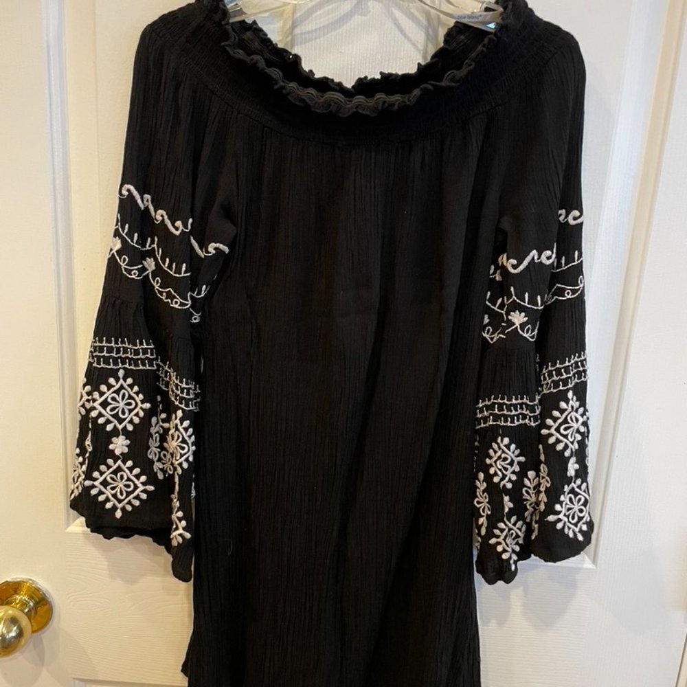 Blue Island Ladies Top Black&White Sz S 100%Rayon